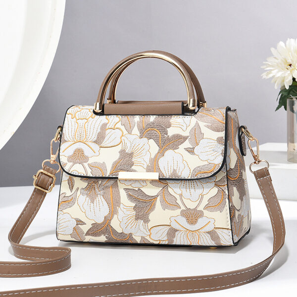 Trendy Chinese-Style Printed Women’s Shoulder Bag. - Image 4