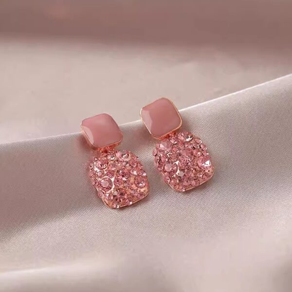 Rhinestone cube geometric earrings, reflecting elegance and refined taste. - Image 7